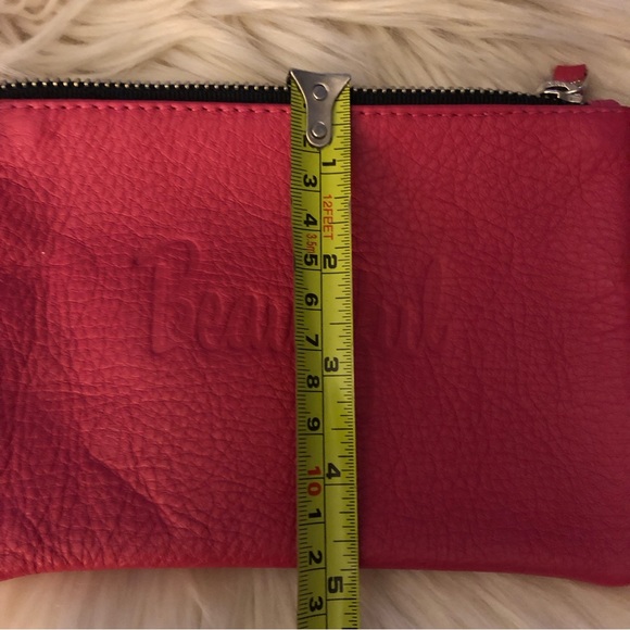 Jesse and Co pink leather zip pouch with Beautiful embossed on front raw lining - Picture 6 of 6